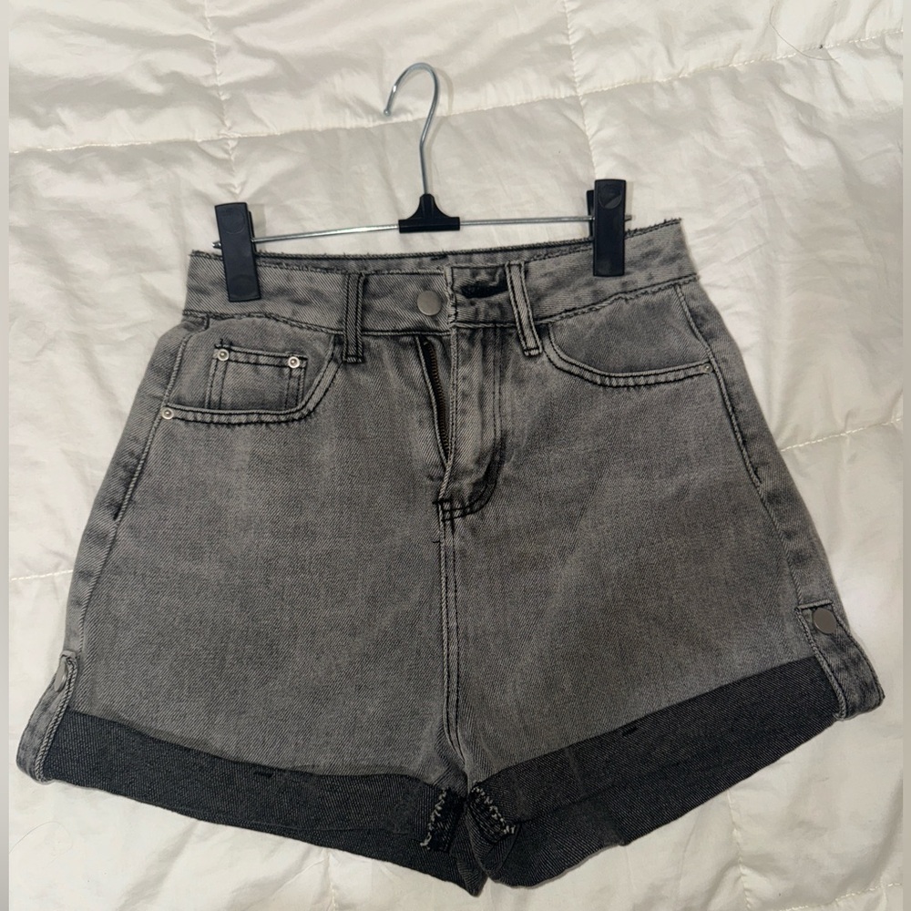 Inverse washed shorts from Asia